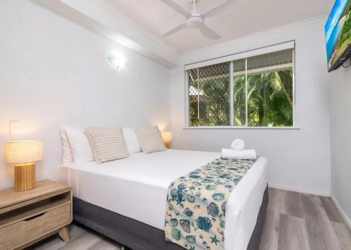 Seascape Holidays - Coral Apartments